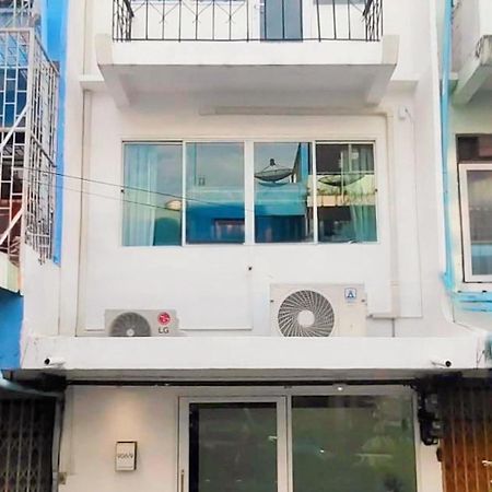 Whole 3-Storey House Right In The Local Community. Bangkok Eksteriør billede